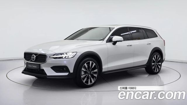 Volvo V60 B5 Ultra AWD — пробег 9 313 км — фото 1 из 5