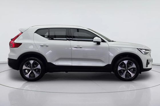 Volvo XC40 B4 Ultra Bright — пробег 14 717 км — фото 3 из 5
