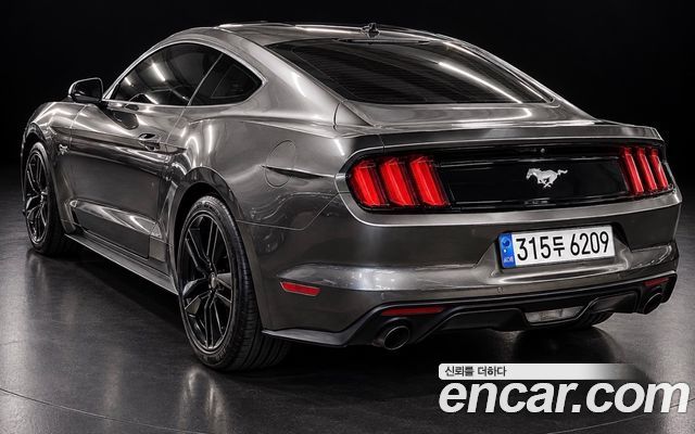 Ford Mustang Coupe — пробег 87 000 км — фото 2 из 5