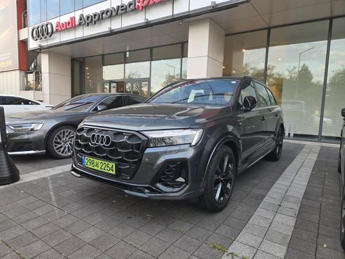 Audi Q7 55 TFSI Quattro Premium — пробег 300 км — фото 1 из 5