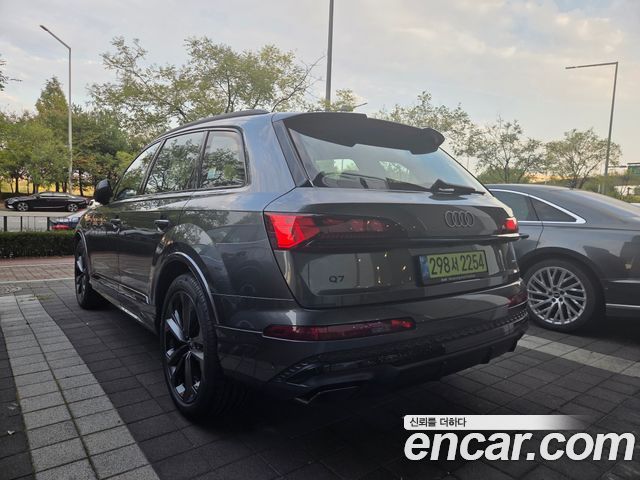 Audi Q7 55 TFSI Quattro Premium — пробег 300 км — фото 3 из 5