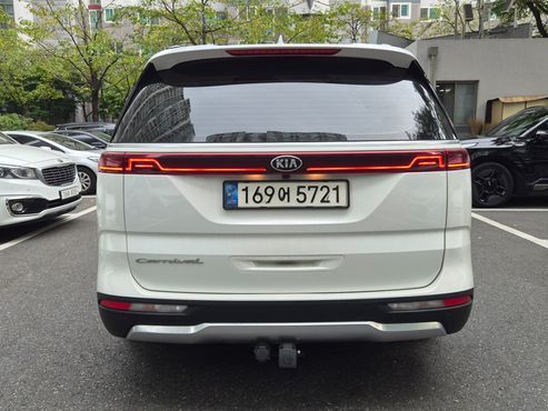 Kia Carnival Diesel 9-Seater Signature — пробег 83 800 км — фото 2 из 5