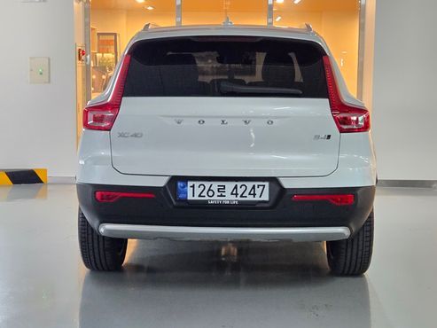 Volvo XC40 B4 Ultra Bright — пробег 6 080 км — фото 4 из 5