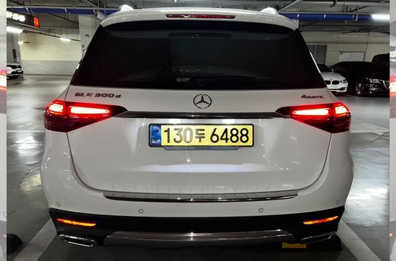 Mercedes-Benz GLE-Class GLE300d 4MATIC — пробег 12 543 км — фото 4 из 5
