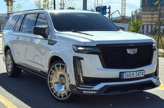 Cadillac Escalade 6.2 ESV ESV Sports Platinum — пробег 28 500 км — фото 1 из 5