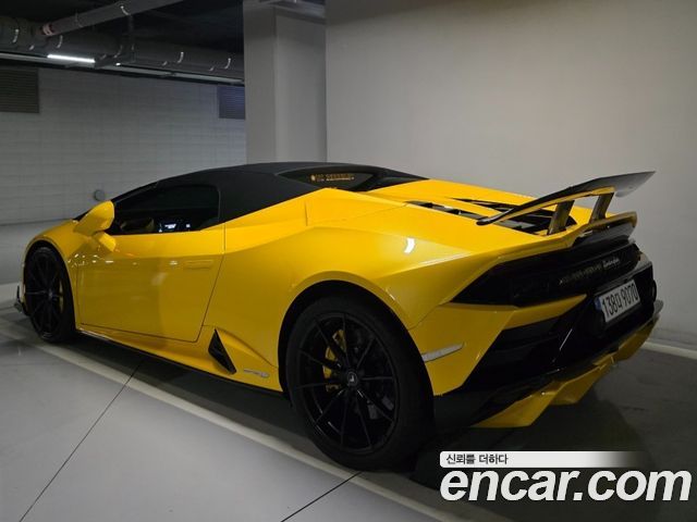 Lamborghini Huracan LP610-2 EVO Spyder — пробег 9 900 км — фото 4 из 5