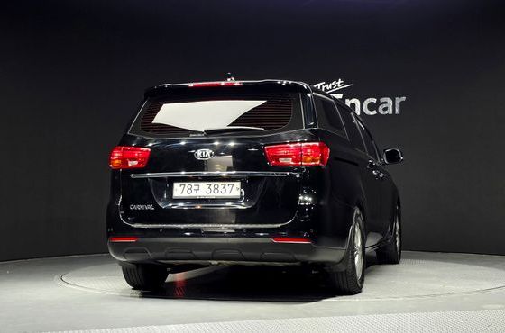 Kia Carnival 11-Seater Deluxe — пробег 151 882 км — фото 4 из 5