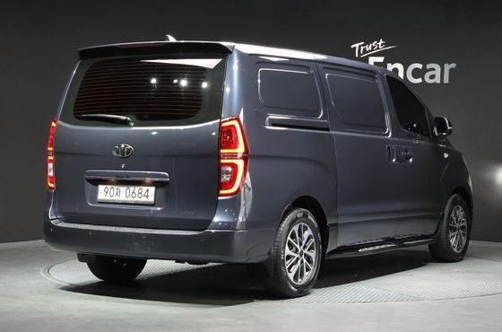Hyundai Starex Van 3-Seater Smart — пробег 168 266 км — фото 2 из 5