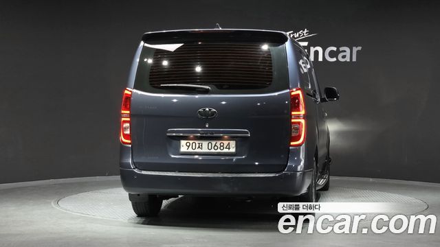 Hyundai Starex Van 3-Seater Smart — пробег 168 266 км — фото 4 из 5