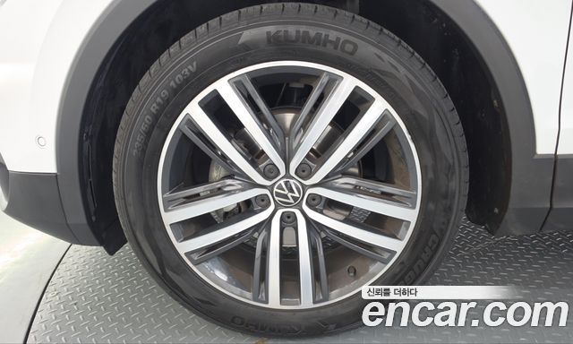Volkswagen Tiguan 2.0 TDI Prestige — пробег 71 474 км — фото 5 из 5