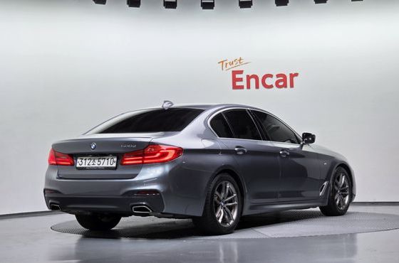 BMW 5-Series 520d M Sport Package Plus — пробег 102 356 км — фото 2 из 5