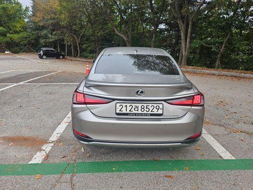 Lexus ES Executive — пробег 56 800 км — фото 4 из 5