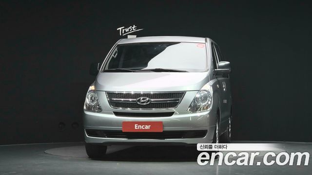 Hyundai Starex 12-Seater Wagon CVX Deluxe — пробег 149 910 км — фото 3 из 5