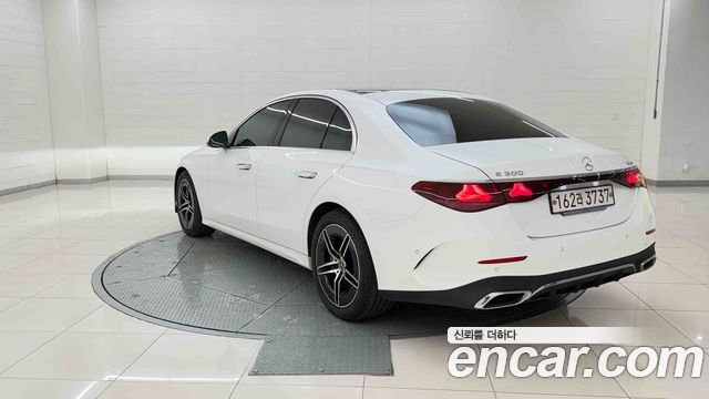 Mercedes-Benz E-Class E300 4MATIC AMG Line — пробег 13 583 км — фото 2 из 5