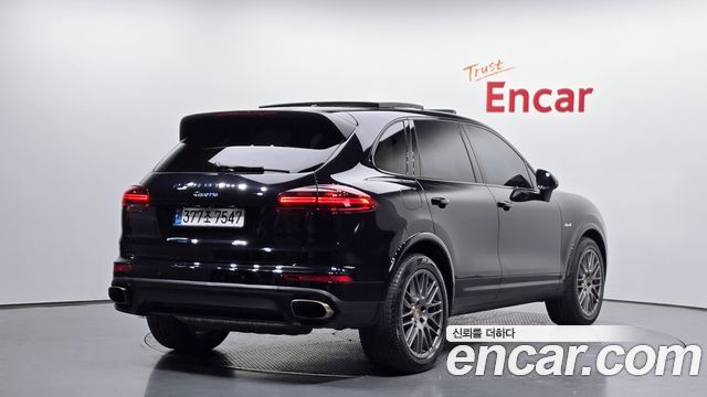 Porsche Cayenne 3.0 Diesel Platium Edition 958 — пробег 116 740 км — фото 2 из 5
