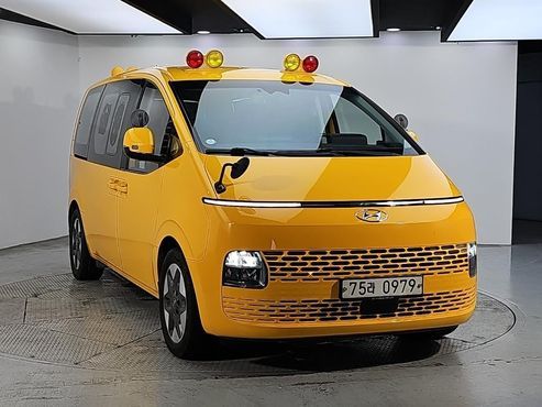 Hyundai Staria L3.5 Kinder Safety Car 11-Seater — пробег 99 509 км — фото 2 из 5