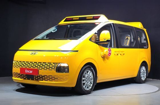 Hyundai Staria L3.5 Kinder Safety Car 15-Seater — пробег 54 758 км — фото 1 из 5