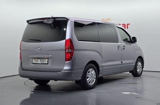 Hyundai Starex 11-Seater Wagon Modern — пробег 173 390 км — фото 2 из 5