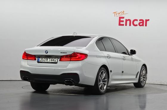 BMW 5-Series 530i M Sport Package Plus — пробег 121 663 км — фото 2 из 5