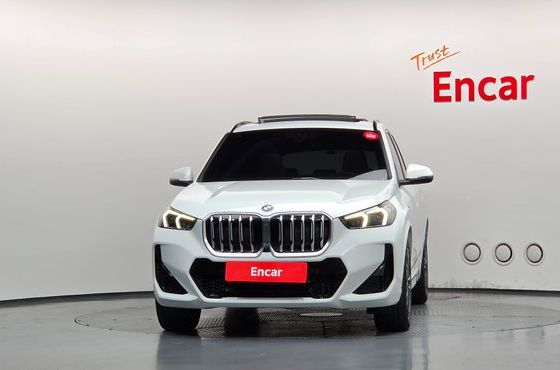 BMW X1 xDrive 20i M Sport — пробег 11 714 км — фото 3 из 5