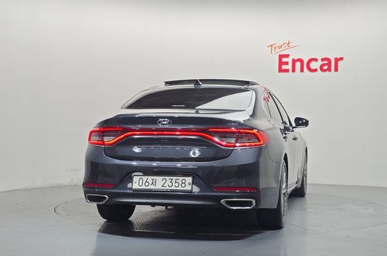 Hyundai Grandeur 2.2 Diesel Premium Special — пробег 290 354 км — фото 4 из 5