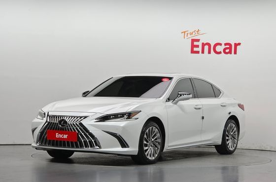 Lexus ES Executive — пробег 5 709 км — фото 1 из 5
