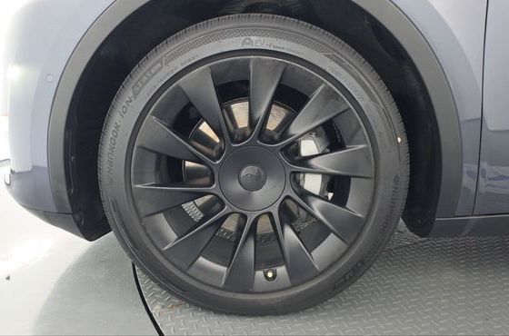 Tesla Model Y Long Range AWD — пробег 139 659 км — фото 5 из 5
