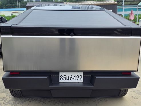 Tesla Cybertruck AWD — пробег 2 250 км — фото 3 из 4