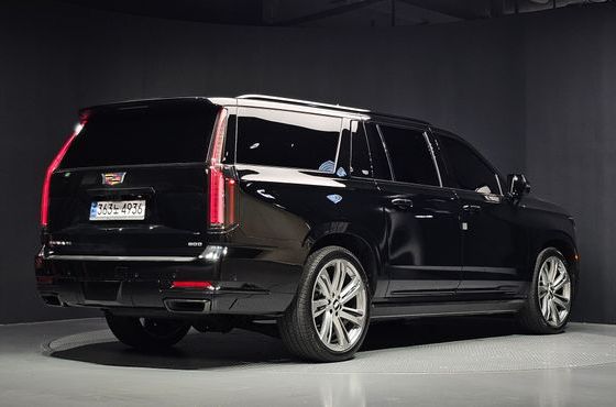 Cadillac Escalade 6.2 ESV ESV Sports Platinum — пробег 4 117 км — фото 2 из 5