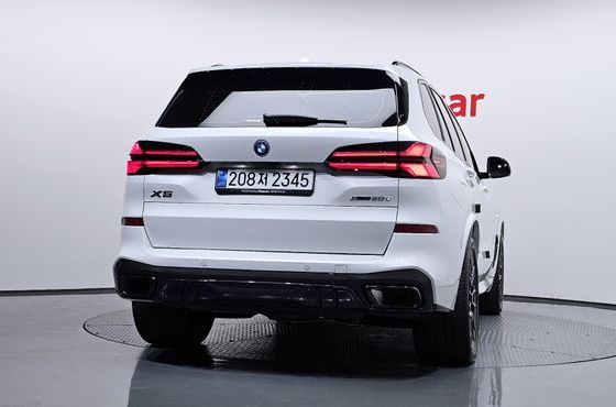BMW X5 xDrive 50e M Sport — пробег 25 744 км — фото 4 из 5