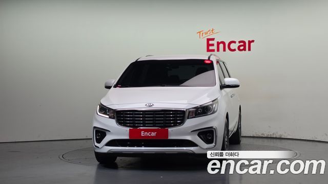 Kia Carnival 9-Seater Luxury — пробег 127 763 км — фото 3 из 5