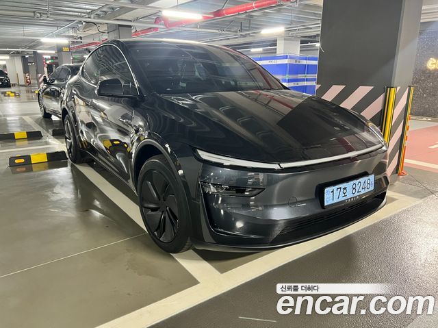 Tesla Model Y Premium RWD — пробег 2 861 км — фото 3 из 5