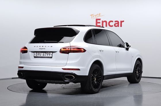 Porsche Cayenne 3.0 Diesel Platium Edition 958 — пробег 123 436 км — фото 2 из 5