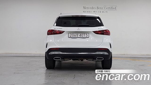 Mercedes-Benz GLA-Class GLA250 4MATIC — пробег 5 696 км — фото 4 из 5