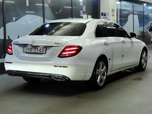 Mercedes-Benz E-Class E220d 4MATIC Avantgarde — пробег 75 445 км — фото 4 из 5