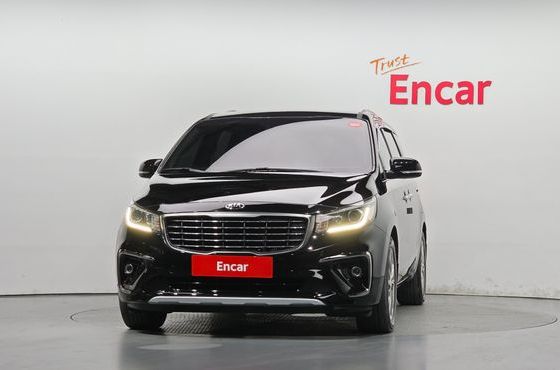 Kia Carnival 9-Seater Prstige — пробег 74 200 км — фото 3 из 5