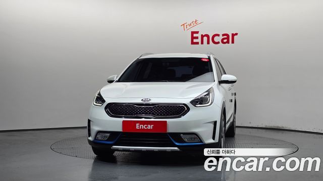 Kia Niro Prestige — пробег 144 974 км — фото 3 из 5