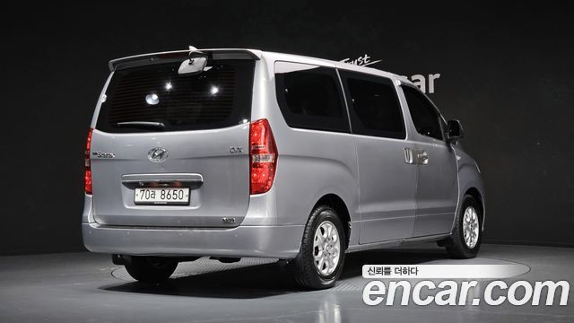 Hyundai Starex 11-Seater Wagon CVX Luxury — пробег 148 026 км — фото 2 из 5