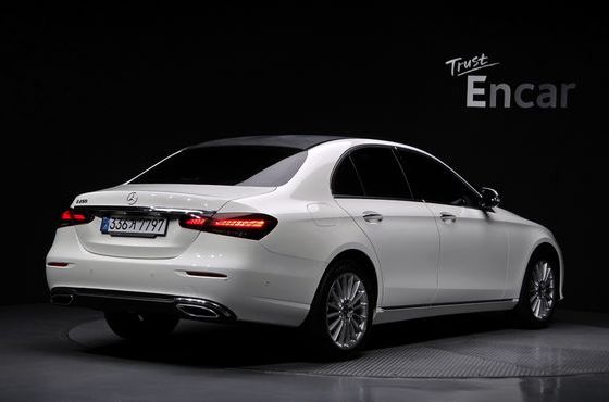 Mercedes-Benz E-Class E250 Exclusive — пробег 61 324 км — фото 2 из 5