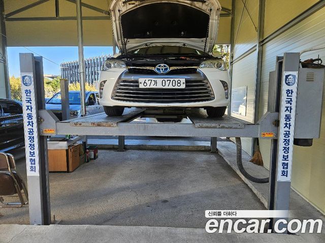 Toyota Camry Hybrid LE — пробег 191 680 км — фото 1 из 2