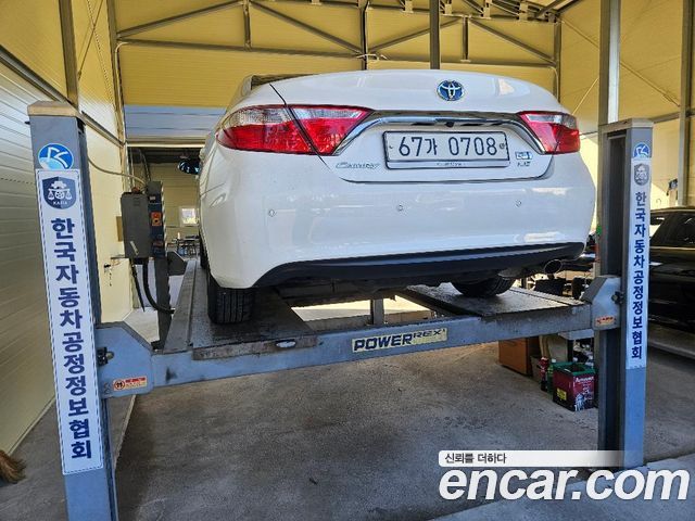 Toyota Camry Hybrid LE — пробег 191 680 км — фото 2 из 2