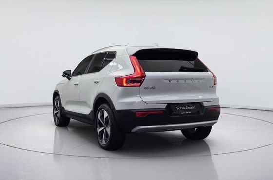 Volvo XC40 B4 Ultimate Bright — пробег 7 653 км — фото 3 из 5