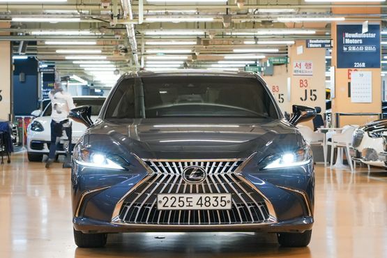 Lexus ES Luxury Plus — пробег 25 416 км — фото 3 из 5