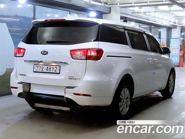 Kia Carnival 6-seater Wheelchair lift — пробег 234 408 км — фото 2 из 5