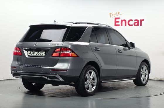 Mercedes-Benz M-class ML350 BlueTEC 4MATIC — пробег 90 285 км — фото 2 из 5