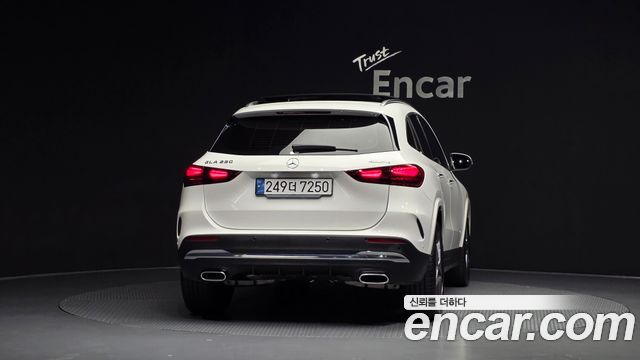 Mercedes-Benz GLA-Class GLA250 4MATIC — пробег 14 474 км — фото 4 из 5