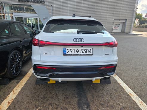Audi Q5 45 TFSI Quattro Sportback S Line — пробег 6 500 км — фото 2 из 5