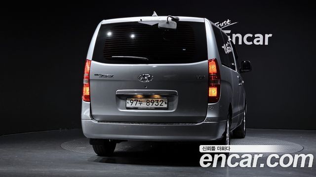 Hyundai Starex 5-Seater VAN CVX Premium — пробег 71 758 км — фото 4 из 5