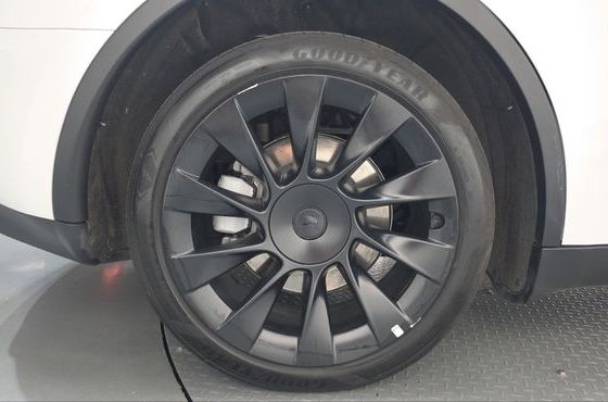 Tesla Model Y Long Range AWD — пробег 50 543 км — фото 5 из 5