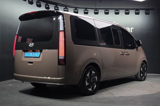 Hyundai Staria EV Lounge 11-Seater Prestige — пробег 679 км — фото 2 из 5